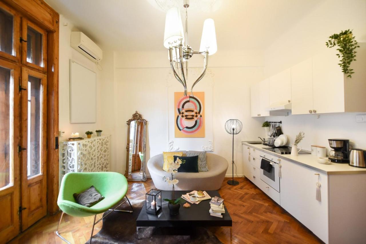 Vintage Elegance, Modern Comfort: 1Br Apartment Overlooking Calea Victoriei Bucarest Exterior foto