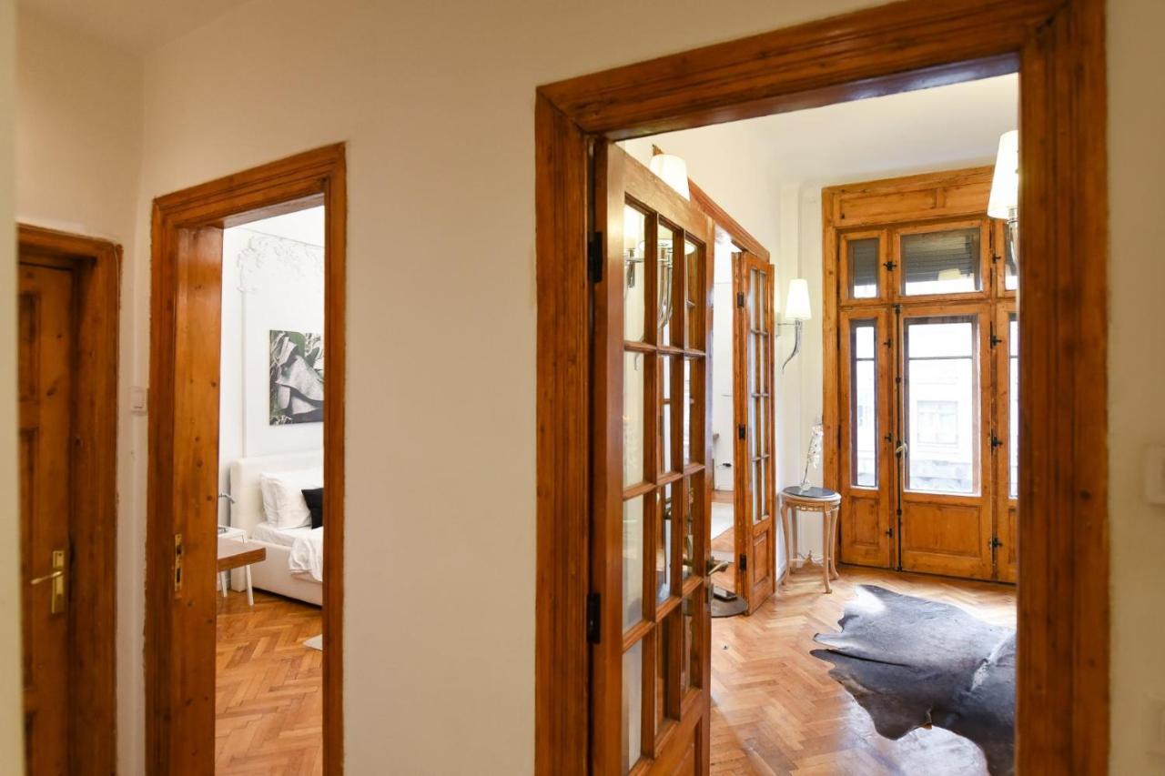 Vintage Elegance, Modern Comfort: 1Br Apartment Overlooking Calea Victoriei Bucarest Exterior foto